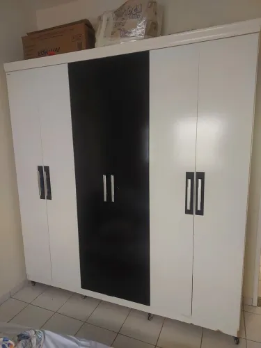 Guarda roupa casal 6 portas