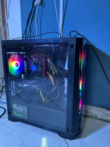PC Gamer i3 10100F + RX 6600M 8GB + 16GB RAM