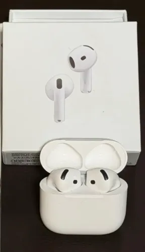 Apple AirPods 4 ANC (com cancelamento de ruído).