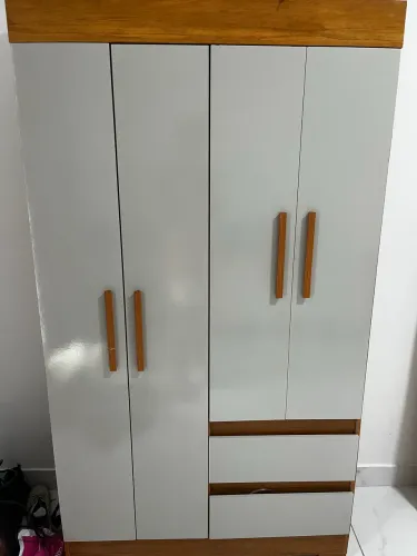 Guarda-roupa de solteiro