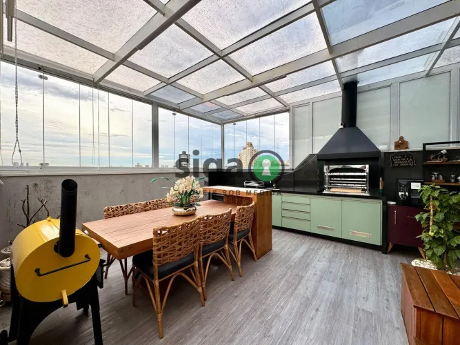 Cobertura Duplex no Super Quadra Morumbi de 2 Quartos com 2 Vagas - 136m² á Venda.