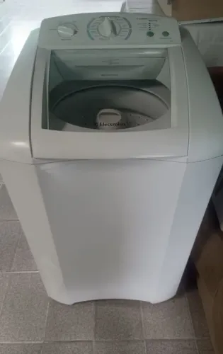 VENDO MAQUINA DE LAVAR , semi nova, barato, motivo mudança,