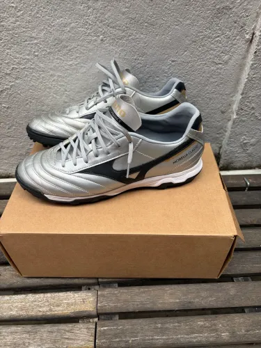 Chuteira Mizuno Society 42 NOVÍSSIMA