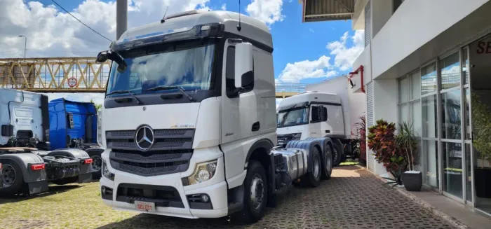 MERCEDES-BENZ ACTROS 2651 6X4.