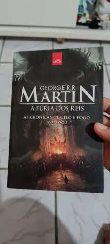 Livros Game of Trhonea