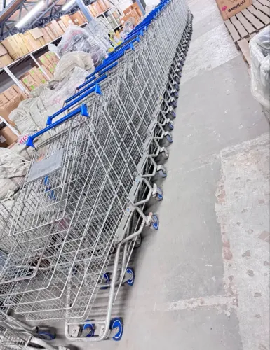 Carrinho de mercado em ótimo estado R$249 reformado