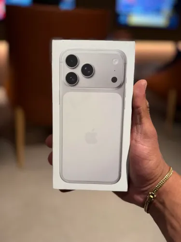 iPhone 17 pro Max 256gb SILVER