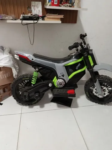 Moto infantil elétrica
