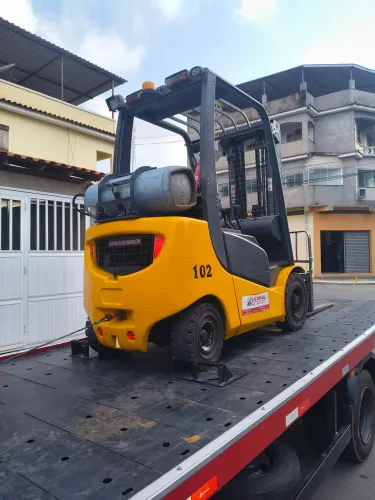 Vendo empilhadeiras e alugo