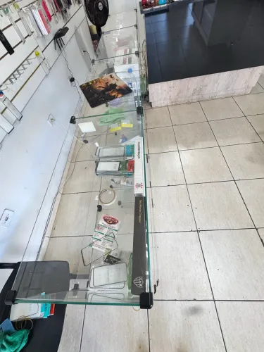 Balcão vitrine de vidro temperado
