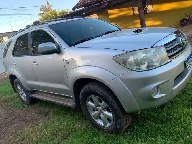 Toyota Hilux SW4 SRV D4-d 4X4 3.0 TDI Dies. AUT 2009