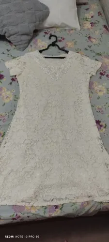 Vestido MIDI off white em renda