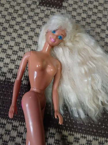 Barbie loira cacheada