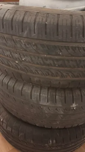 Pneu meia vida 265/ 70R16