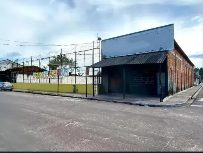 Terreno de 930m² c/ galpão de 210m² em Águas Lindas - Belém - PA