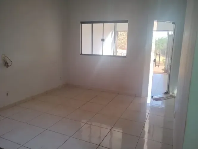ALUGO CASA COM 2 QUARTOS NO SETOR LAGO NORTE