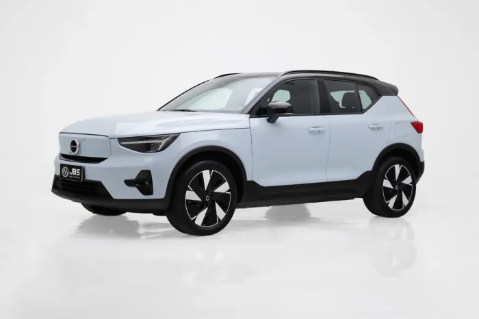 Volvo XC40 Recharge Plus (elétrico) 2024