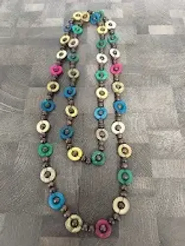 Colar de Casca de Coco e Madeira Colorida e Alegre