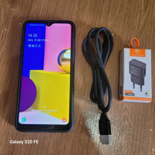 Celular Samsung A20S semi novo