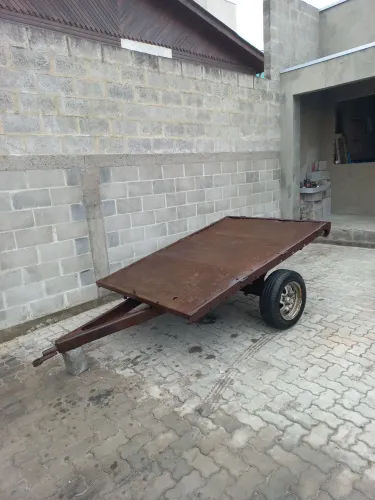Carreta agrícola basculante