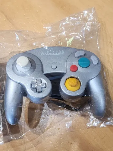 Controle de Game Cube Original Prata seminovo