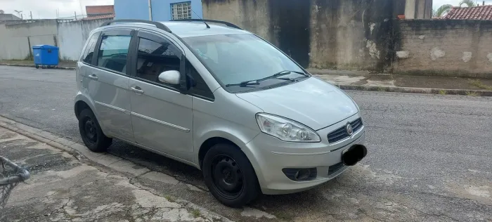 Fiat Idea Attractive 1.4 Fire Flex 8V 5P 2012
