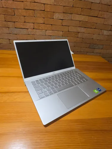 Notebook Dell Inspiron 14 (i7 / 16GB RAM)