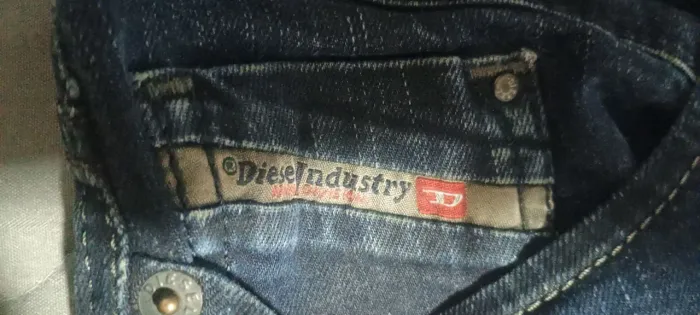 Calça diesel TAM 38 original usados poucas vezes