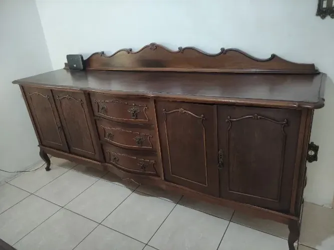 Buffet de madeira
