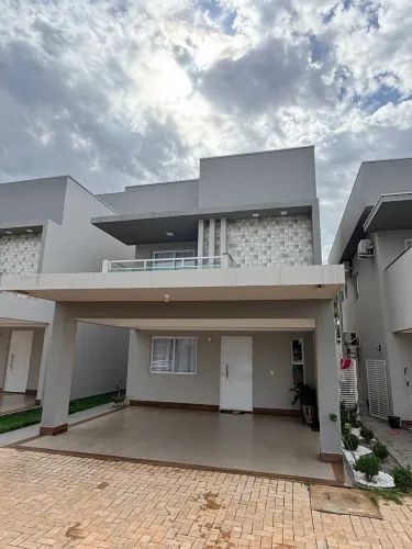 Sobrado em condomínio 