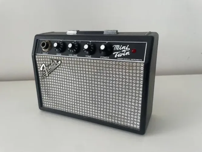 Amplificador Fender Mini Twin 