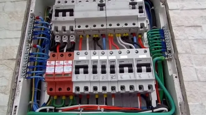 ELETRICISTA DEMARCHI E REGIÃO 