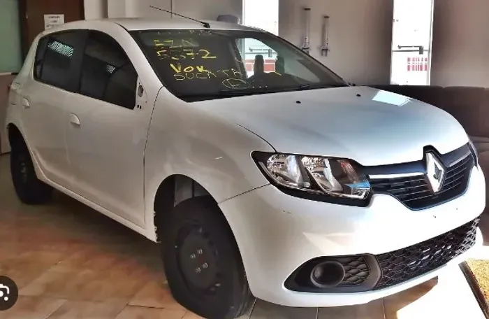 sucata sandero, para retirada de peças