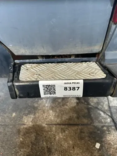 parachoque/apoio de pe direito Fiat Strada 2015 8387