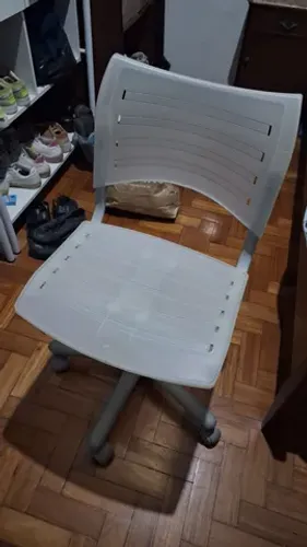 Cadeira De Escritorio Iso Giratoria Branca Ampla