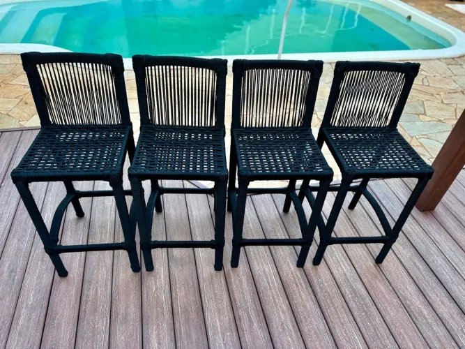 Banquetas em alumínio toda revestida em corda nautica preta 550 cada