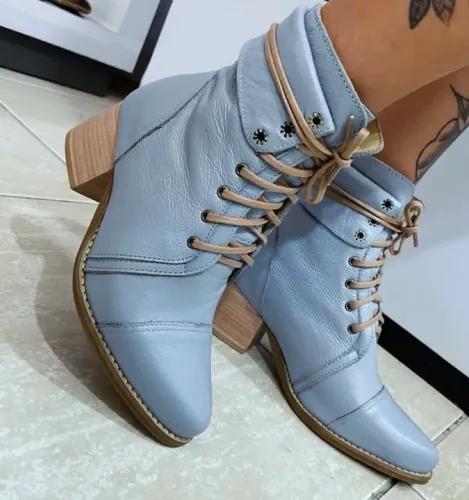 Botas de couro azul bebê