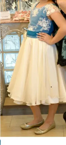 Vestido de festa infantil azul e branco