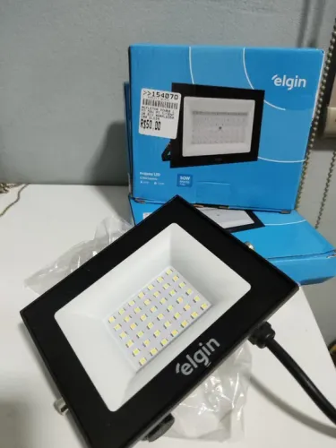 Refletor LED Elgin 50W R$ 50 unid.