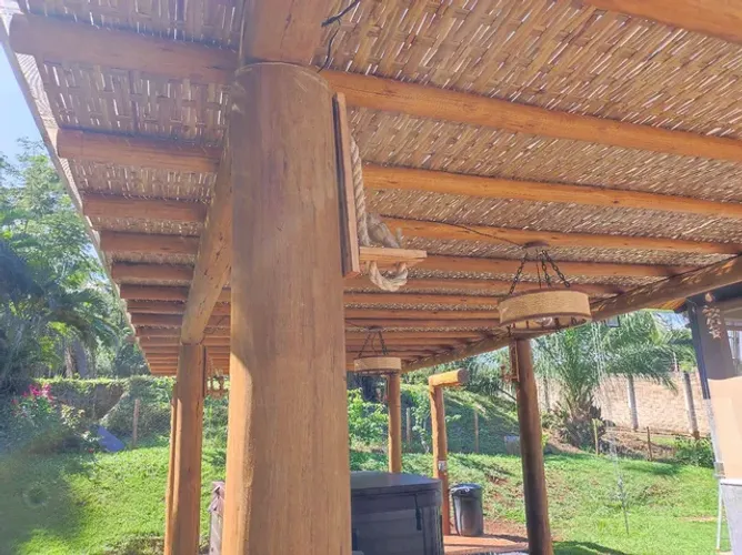 Pergolado de eucalipto tratado