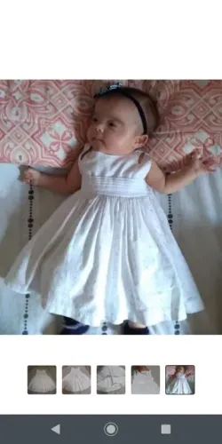 Vestido branco de renda para bebê menina