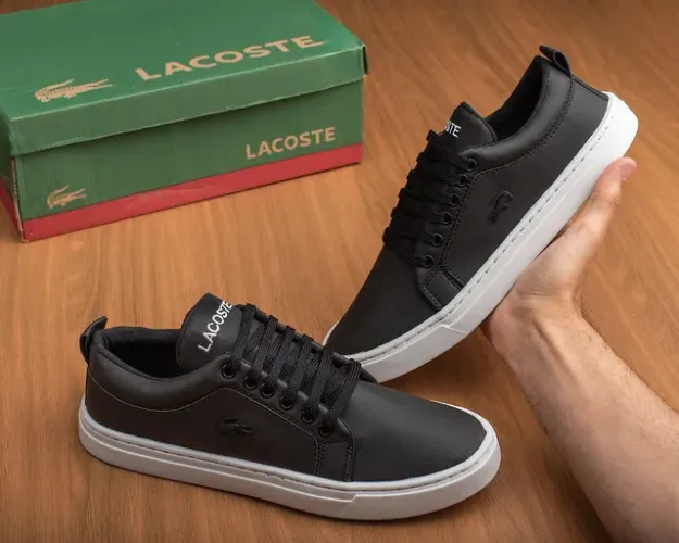 Sapatenis em Couro Preto com Branco