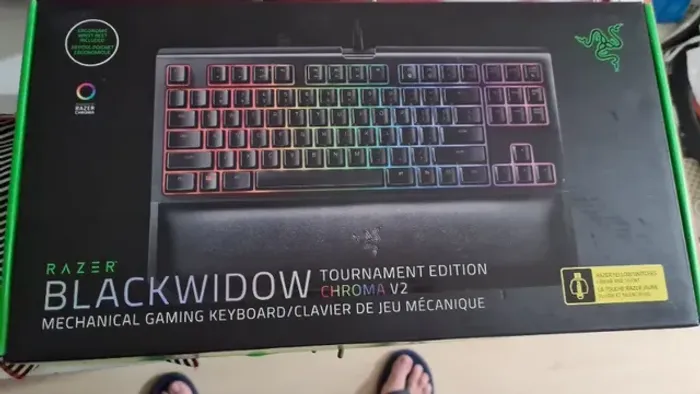 Teclado Mecânico Razer BlackWidow Chroma Tournament V2 - Switch Yellow