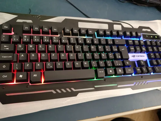 Teclado gamer RGB C3tech novo lacrado NOVO LACRADO FRETE GRÁTIS PARA MACEIÓ