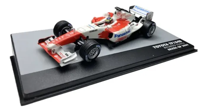 Lendas Brasileiras Do Automobilismo Toyota Tf104b Ricardo Zonta + Fascículo