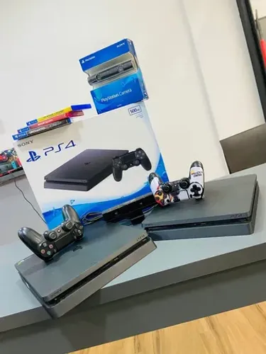 PlayStation 4 slim com garantia e jogo brinde - venha você também
