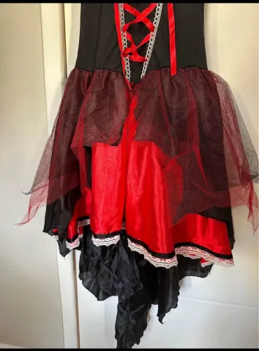 Vestido Fantasia Vermelho e Preto
