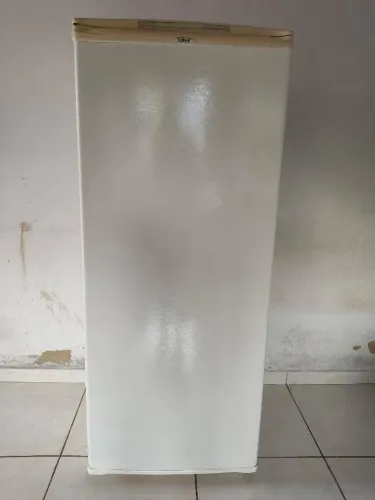 Vende-se uma geladeira em ótimo estado