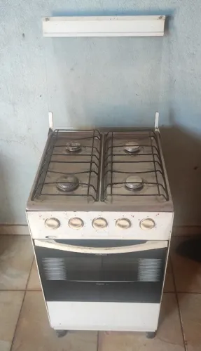 Fogão 4 bocas funcionando barato pra vender rápido oportunidade primeiro que chegar leva