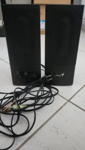 Genius SP-F350 10 Watts 2.0 Black Stereo Speakers For MP3 (ler descrição)